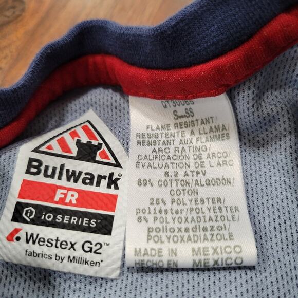 Bulwark FR QT30 iQ Series Comfort Knit Short Sleeve Tee Chest Pocket Size Small - Picture 7 of 11